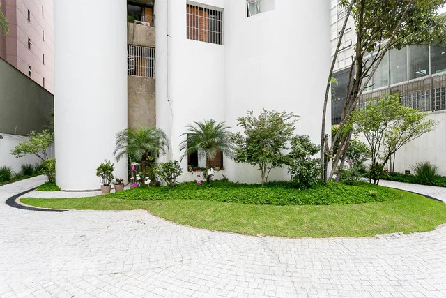 Área verde com jardim paisagístico