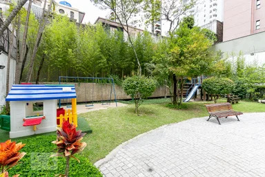 Playground e jardim no térreo
