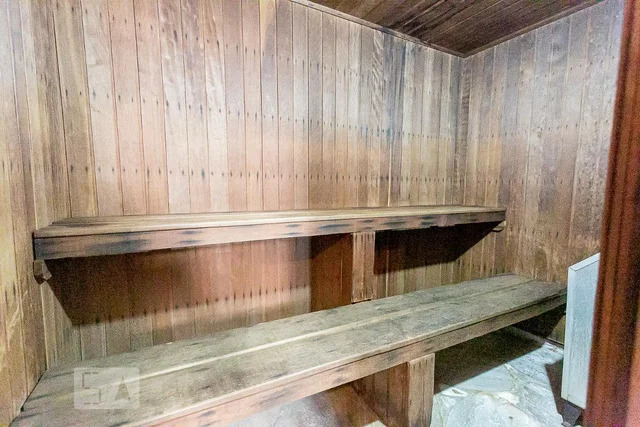 Sauna em madeira nobre